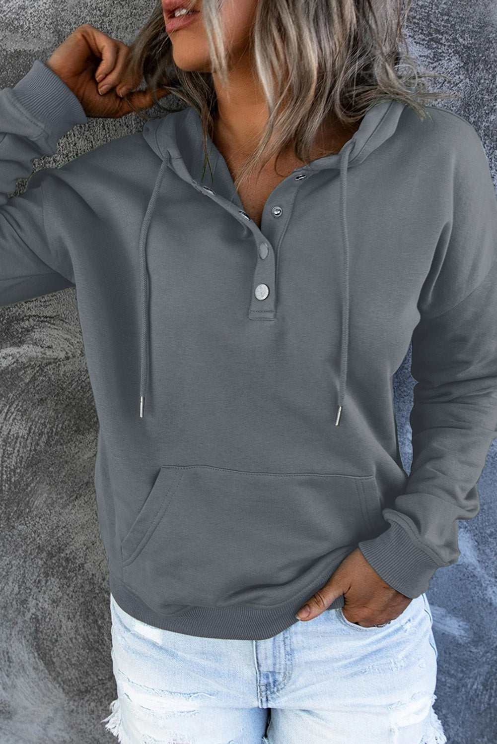 Sweat à capuche basique pour femme, coupe confortable et design sobre