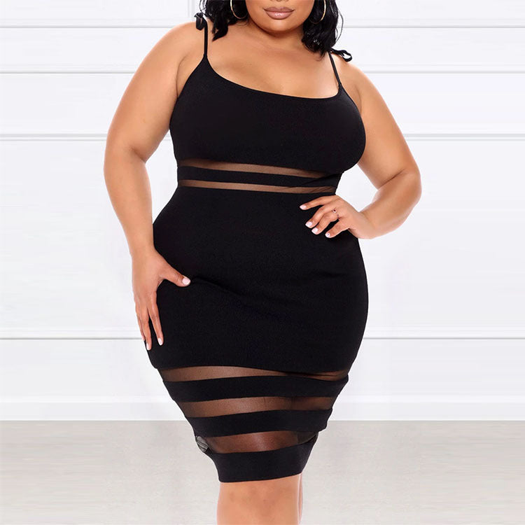 Robe courte à bretelles rayées taille mi-haute