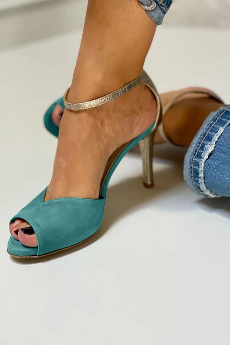 Talons avec bride à la cheville et boucle