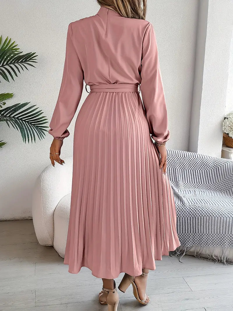 Layla - solid-colored dress with a high collar and pleated waist for fall