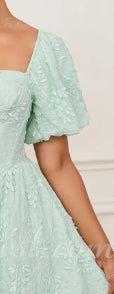 Robe en dentelle à manches bouffantes — Vert tendre
