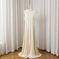 Robe longue plissée à taille marquée — Abricot