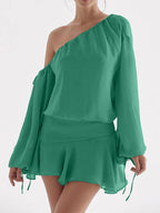 Robe mousseline à l'épaule dénudée