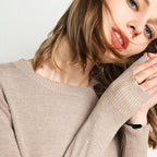 Pull en cachemire avec encolure classique pour la saison automnale