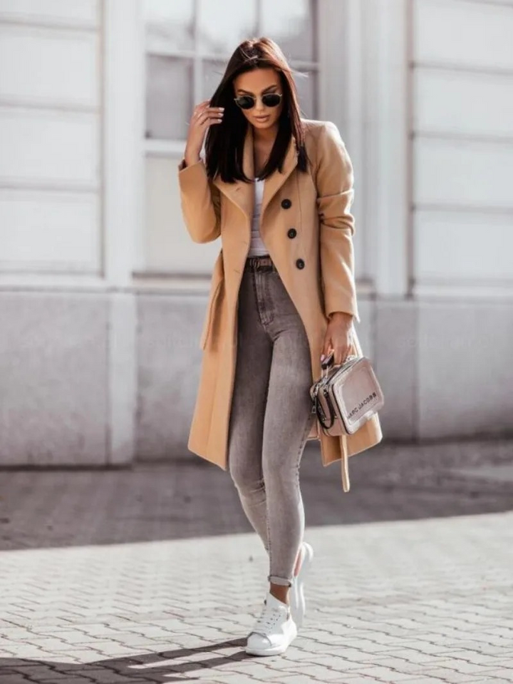 Elegant and fitted trench coat for women - Autumn Collection