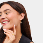 Boucles d'oreilles Huggie en quartz blanc