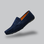 Mocassin bleu marine en daim pour homme, semelle antidérapante, design élégant et moderne, idéal pour un style décontracté et chic.