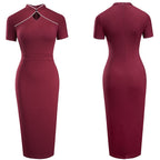 Robe courte rétro à col montant et coupe ajustée