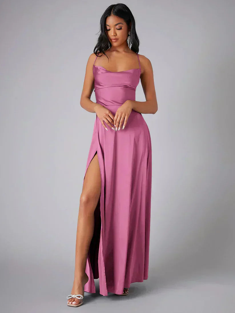 Robe de soirée longue en satin avec décolleté drapé et dos nu