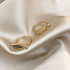 Bague en marbre et zircon design