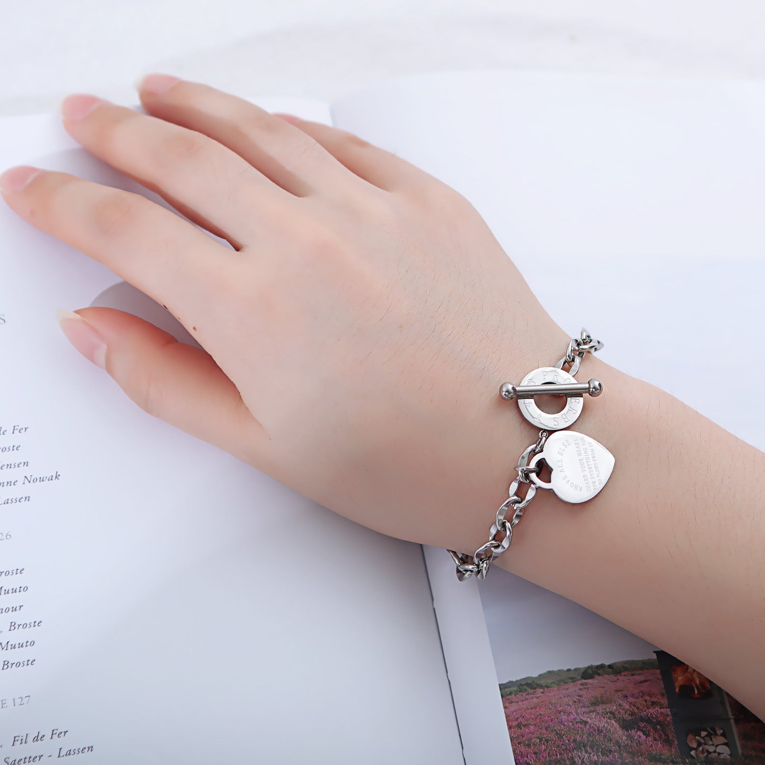 Bracelet pendentif cœur en acier titane