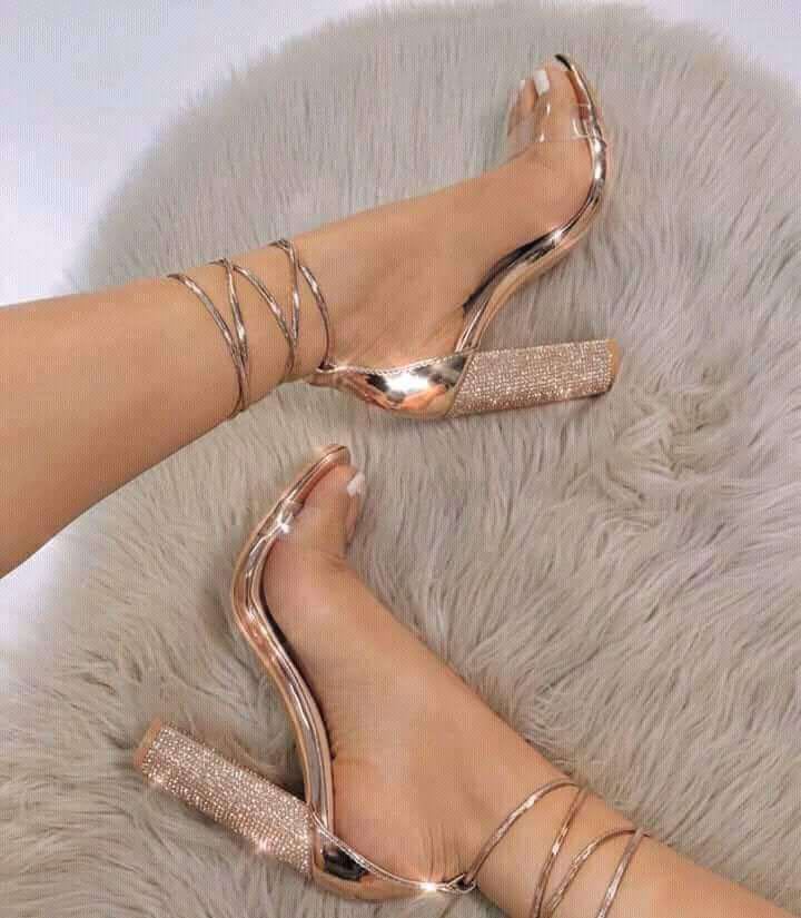 Talons hauts en strass avec brides transparentes - Chic&Shines