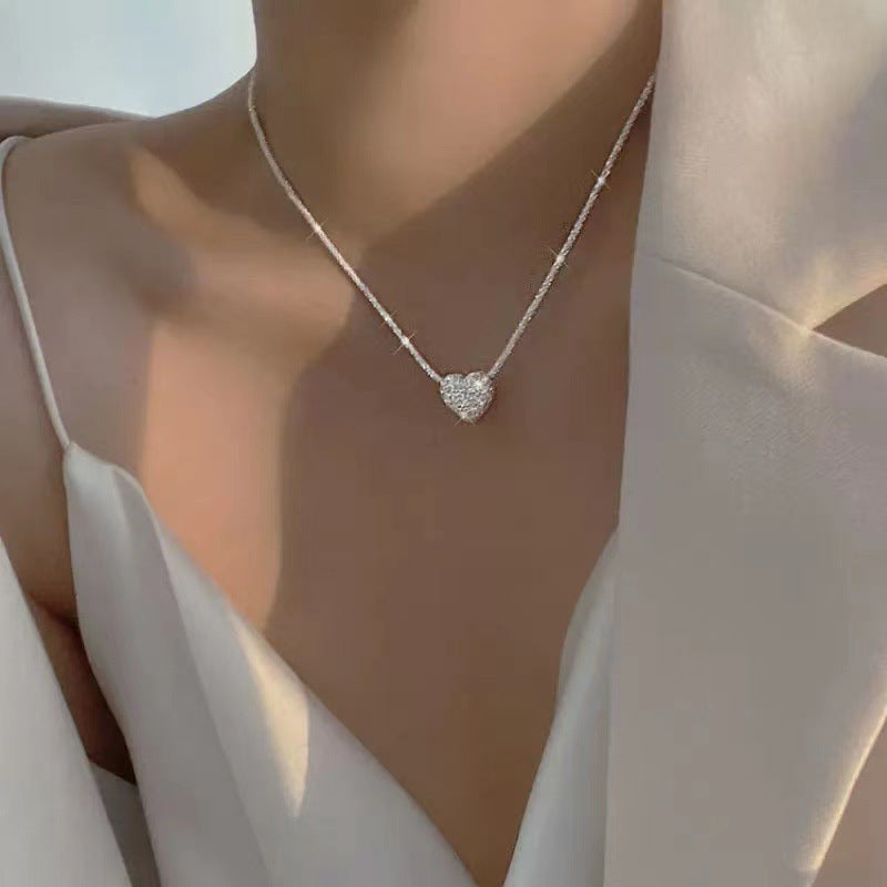 Necklace with heart pendant