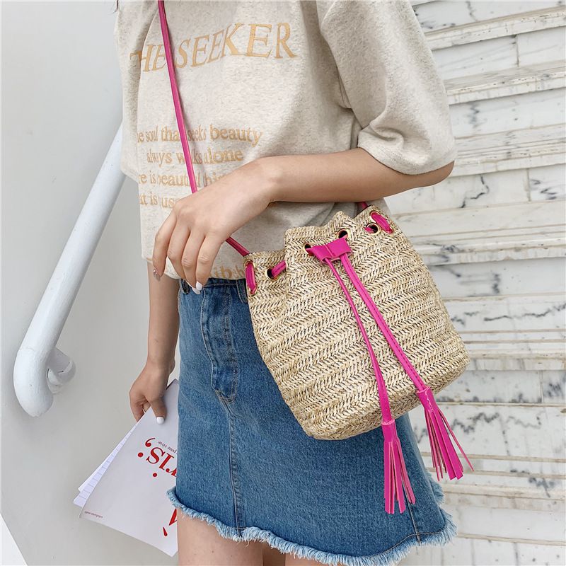 Sac seau Été Fait à la main Paille Tissé Contraste Design