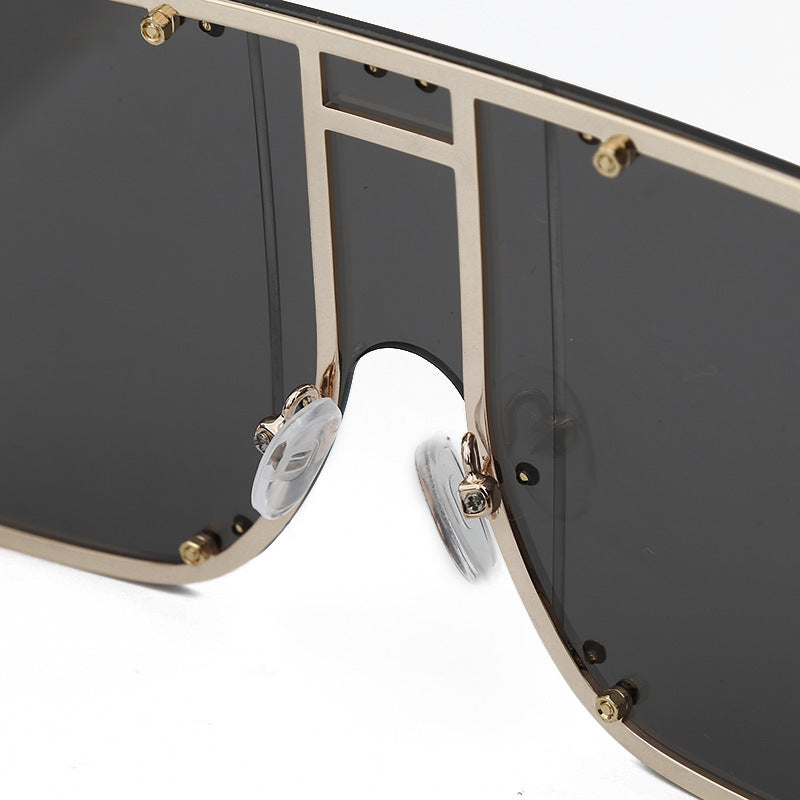 Lunettes de soleil à grande monture en métal