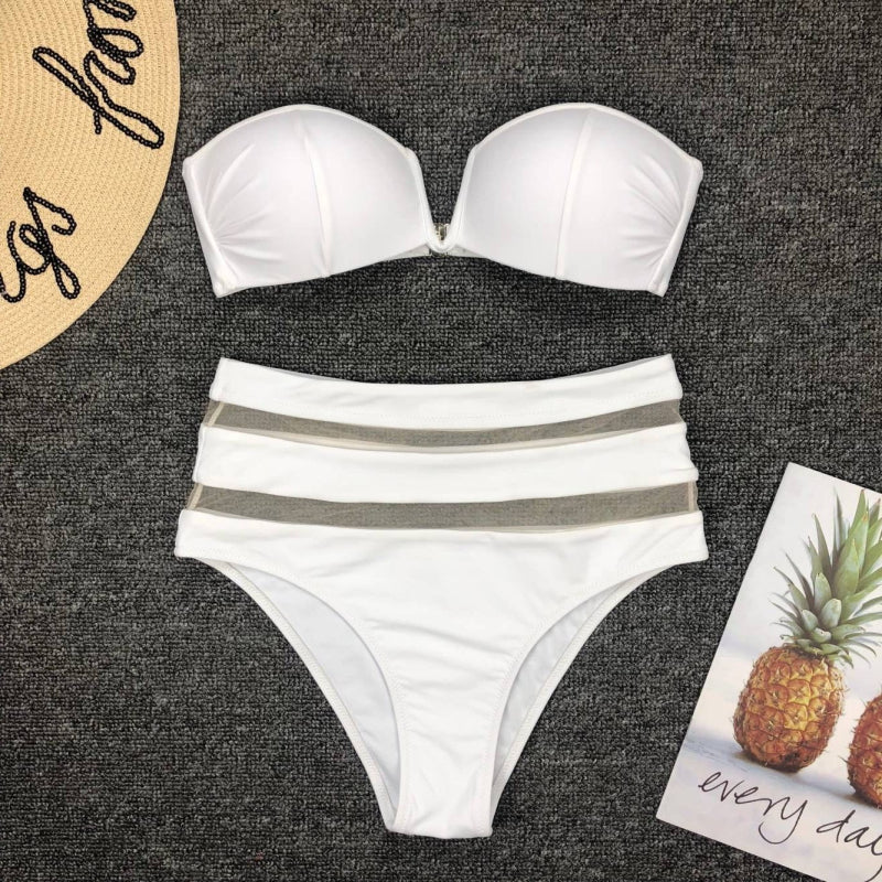 Maillot de bain deux pièces haut bustier et bas taille haute avec tulle
