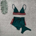 Maillot de bain à bretelle, short et bikini trois pièces