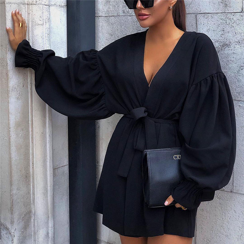 Short V-neck dress with long lantern sleeves and belt