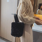 Sac seau à bandoulière Peluche Couleur Unie