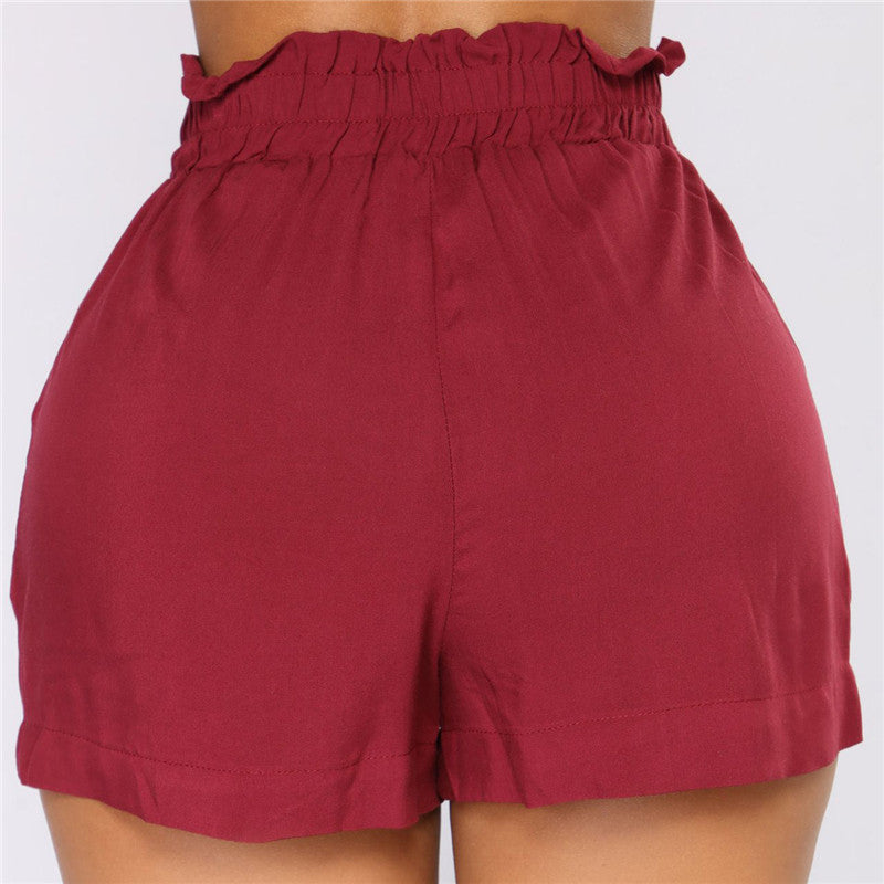 Short court taille haute avec ceinture