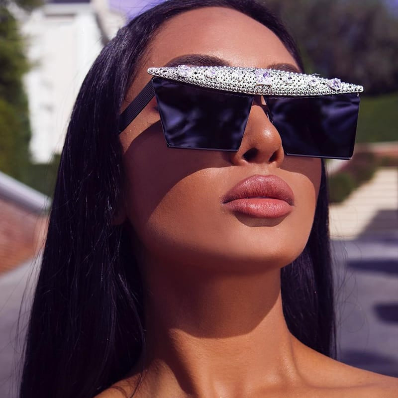 Lunettes de soleil grande monture décoration strass