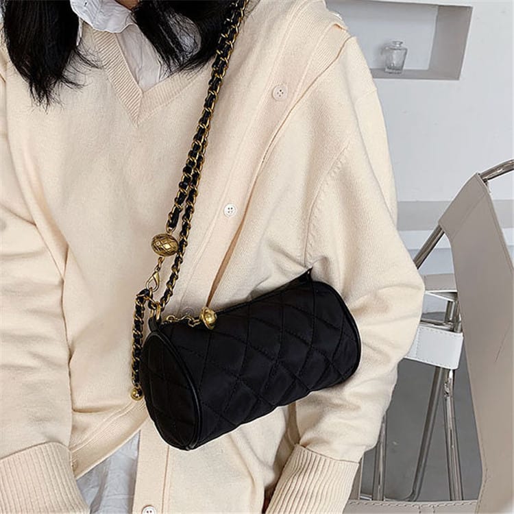 Fashion pillow bag with chain zipper