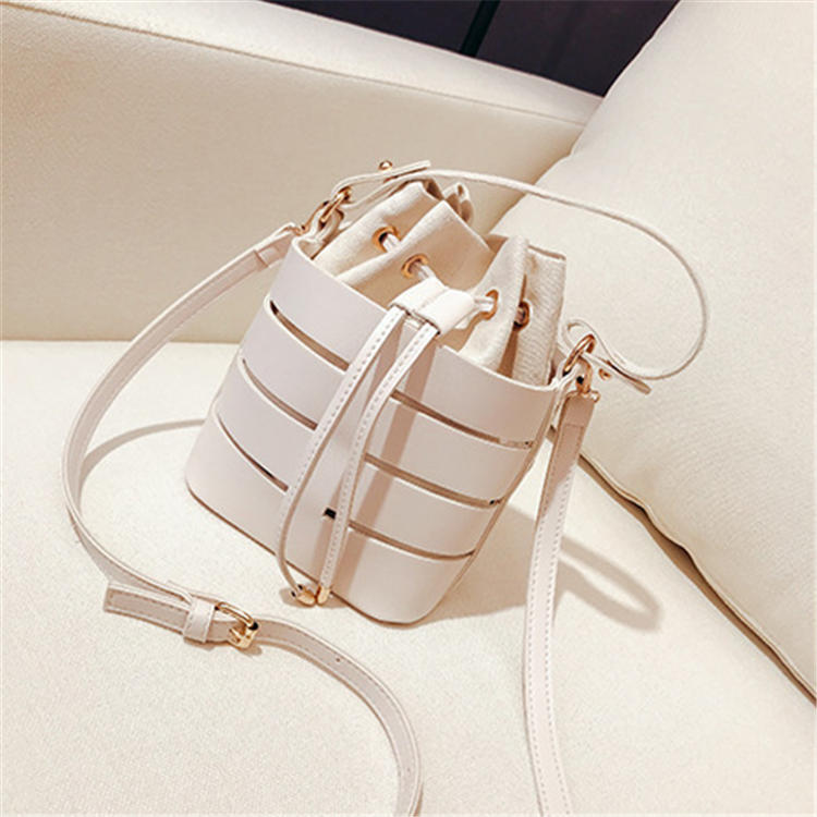 Sac forme seau évidé - Chic&Shines