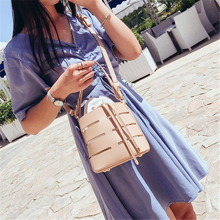 Sac forme seau évidé