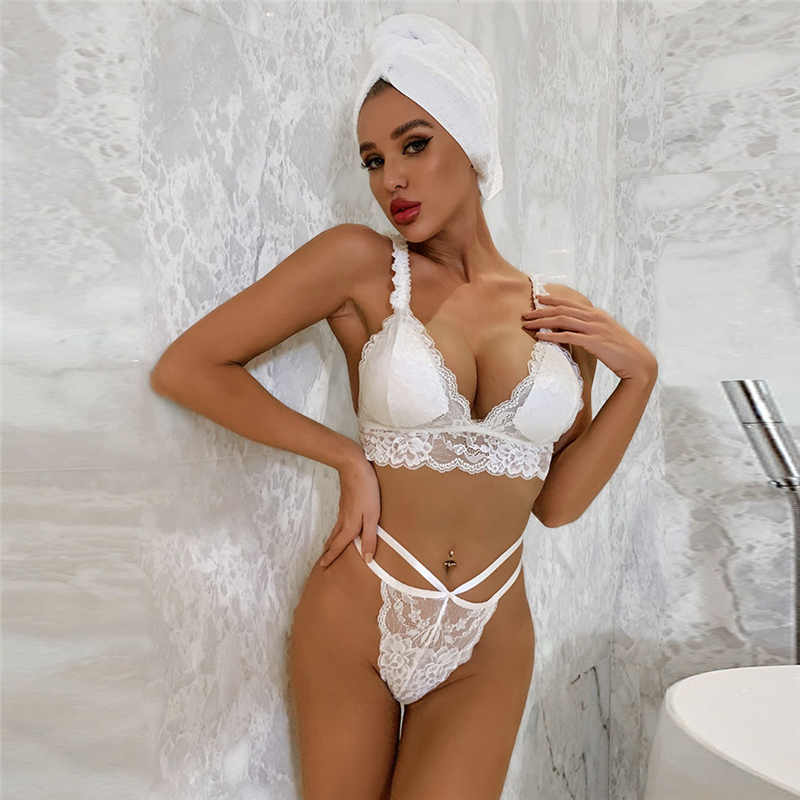 Soutien-gorge tanga en dentelle