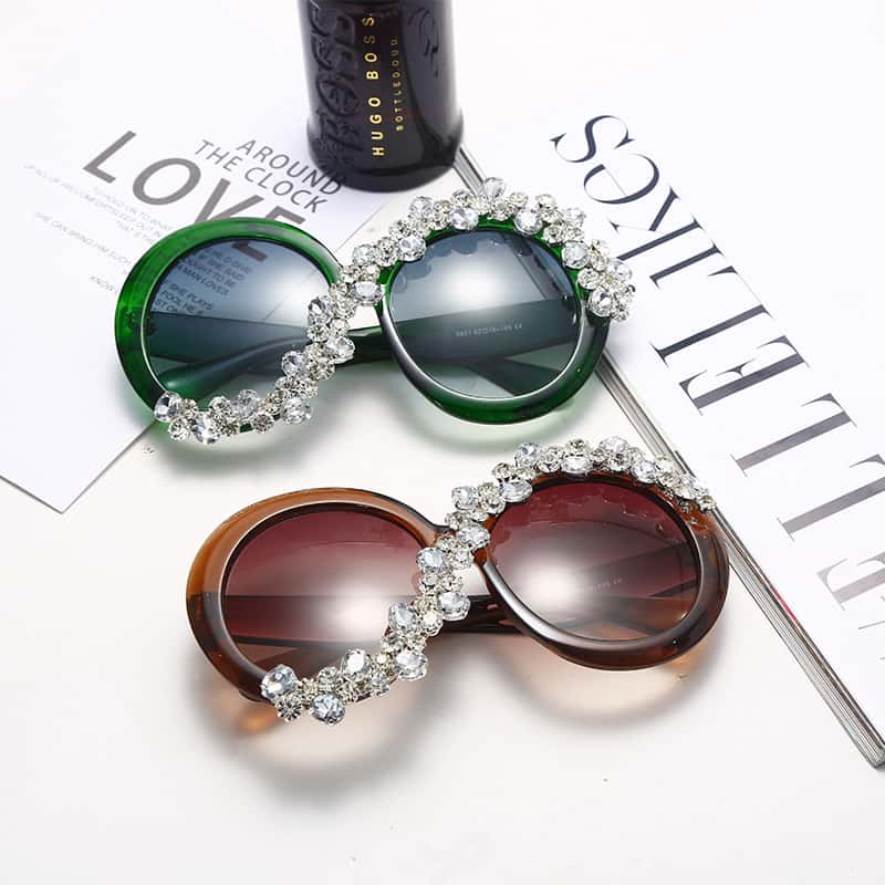 Lunettes de Soleil Ronde Grande Monture Strass Décoration