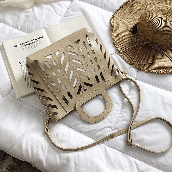 Ensemble sac design découpe avec pochette