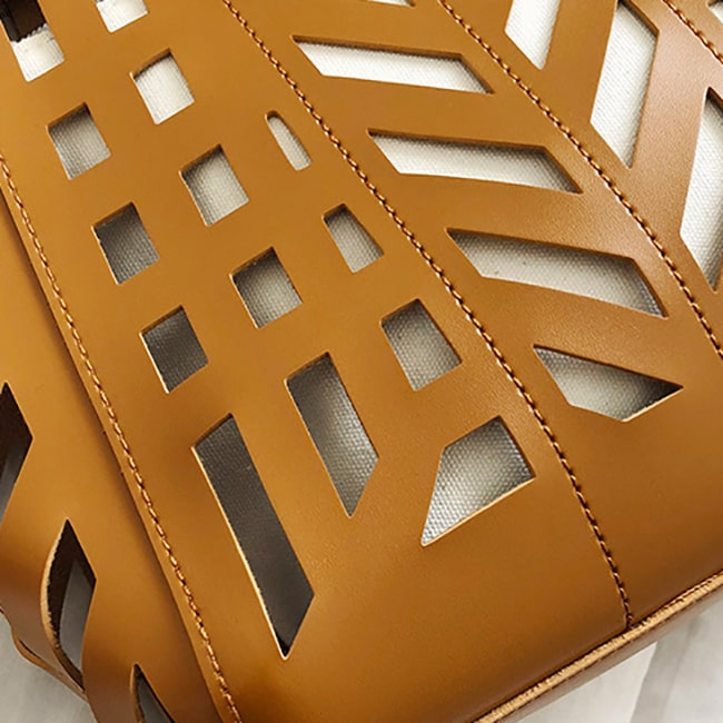 Ensemble sac design découpe avec pochette