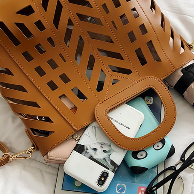 Ensemble sac design découpe avec pochette