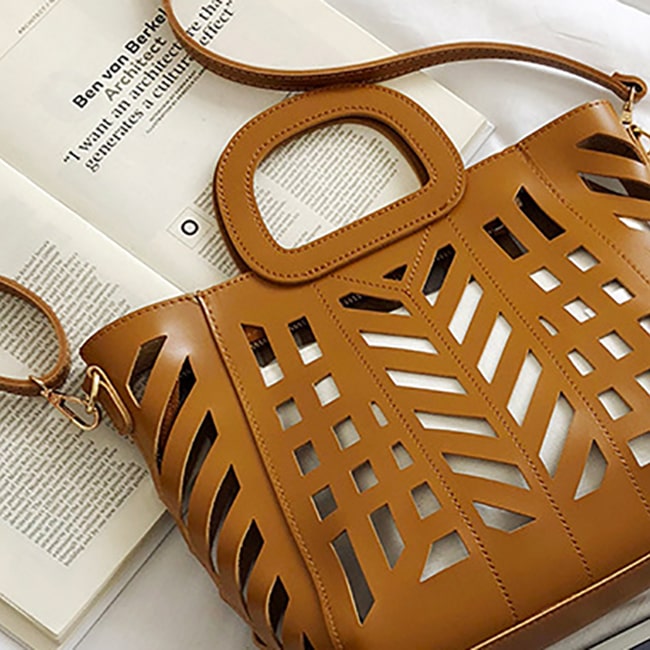 Ensemble sac design découpe avec pochette