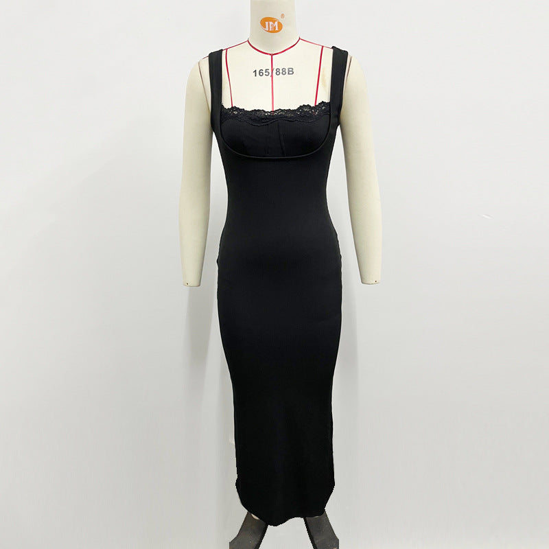Robe tube à dentelle — Élégance sensuelle et épurée