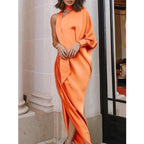 Robe longue plissée à une épaule et fente latérale