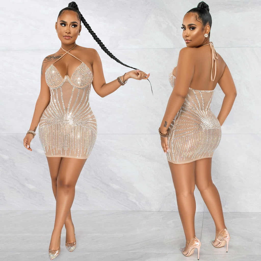 Robe courte dos nu en résille strass