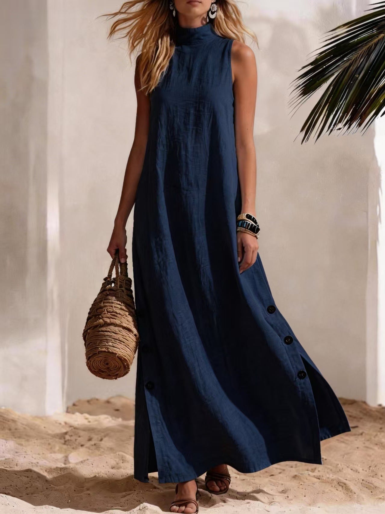 Robe lin-coton sans manches, coupe droite et fentes latérales