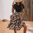 Robe à manches courtes et coutures imprimées