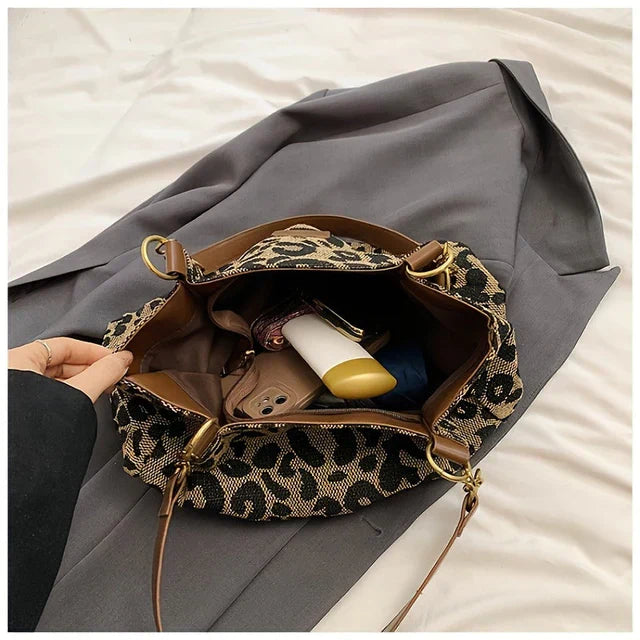 Leopard print tote bag