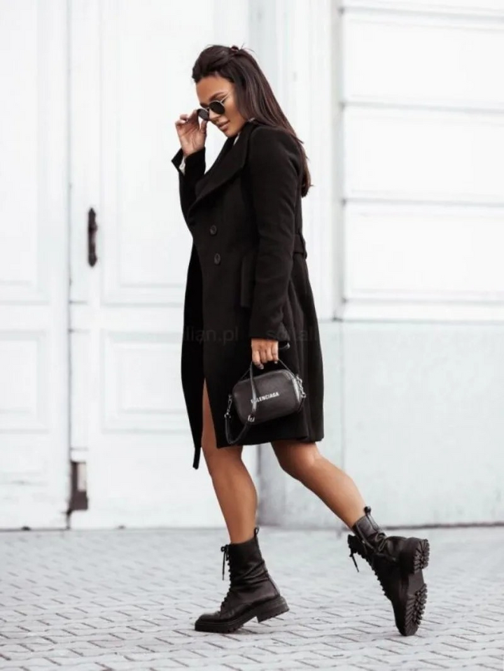 Elegant and fitted trench coat for women - Autumn Collection