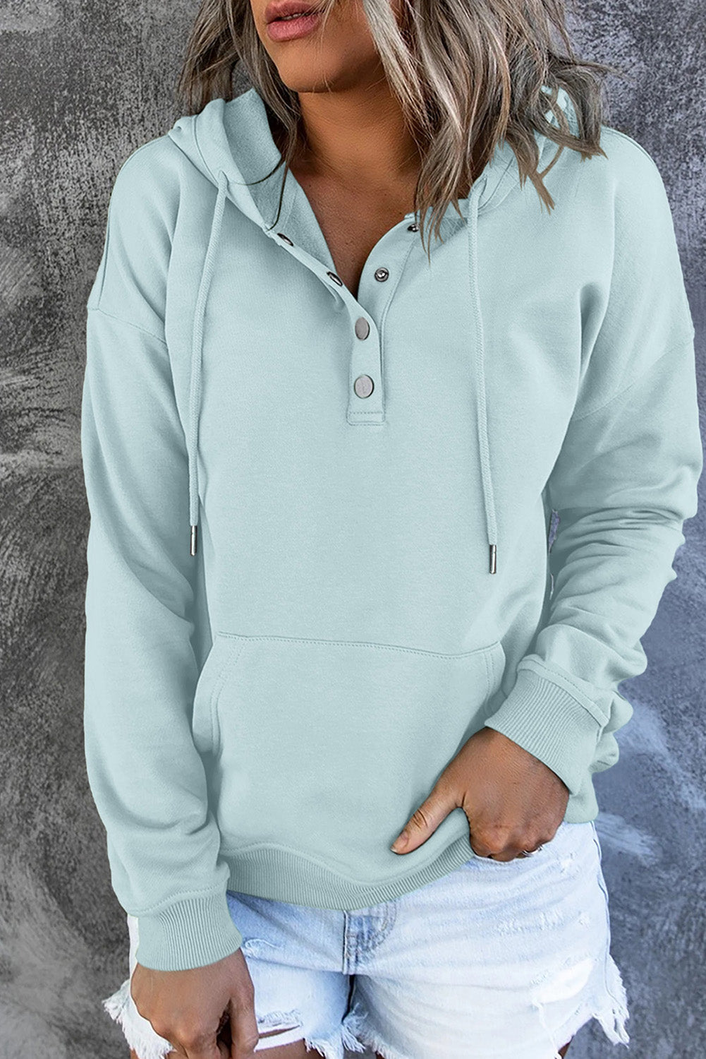 Sweat à capuche basique pour femme, coupe confortable et design sobre