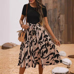 Robe à manches courtes et coutures imprimées