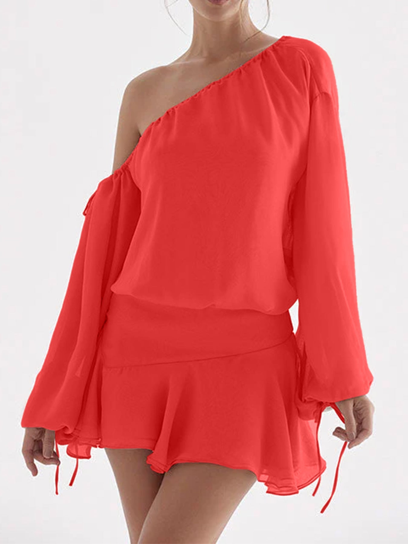 Robe mousseline à l'épaule dénudée