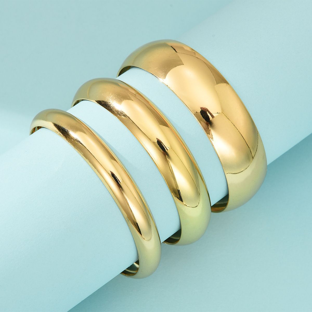 Ensemble de trois bracelets géométriques