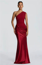 Robe longue asymétrique taille haute élégante