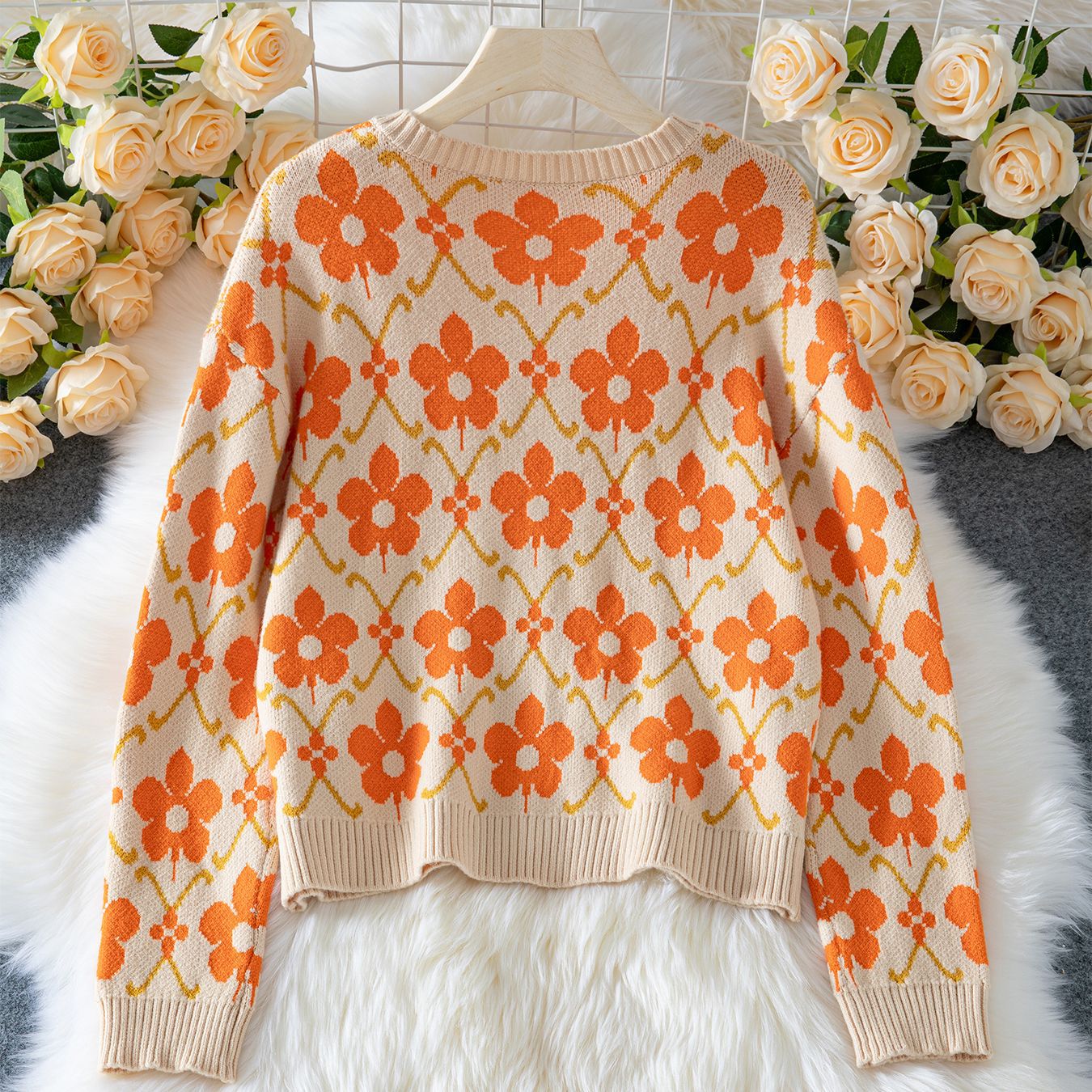 Cardigan Jacquard Abricot – Élégance Automne
