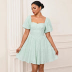Robe en dentelle à manches bouffantes — Vert tendre