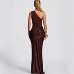 Robe longue asymétrique taille haute élégante