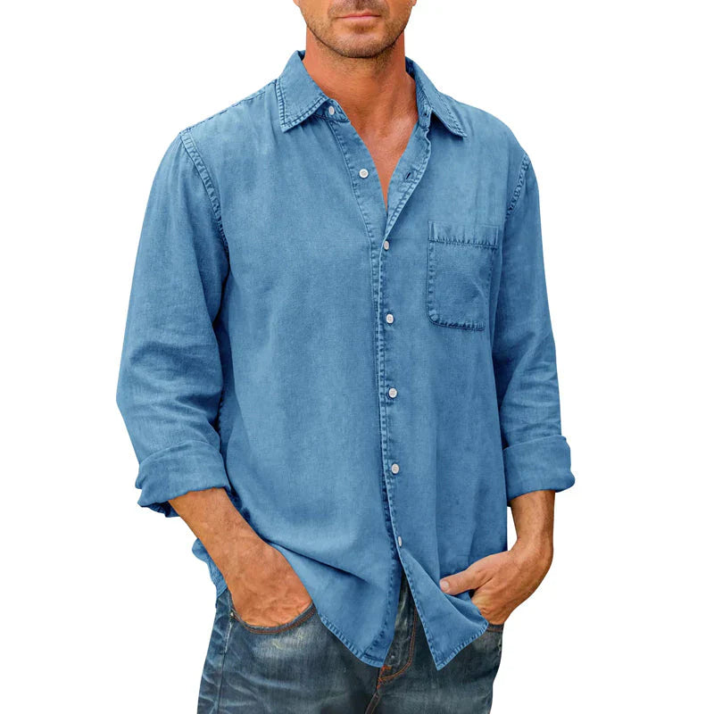 Chemise en jean bleu pour homme, manches longues, poche poitrine, style décontracté. Mode masculine, tenue casual, tendance denim.